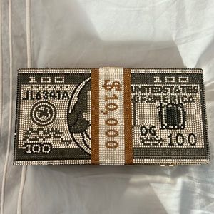Box clutch